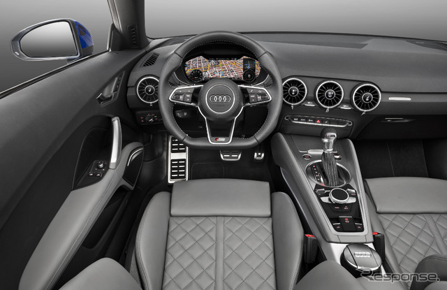 新型 アウディ TT ロードスター