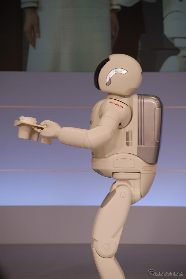 ASIMO の走りに磨き---「わたしの仕事はどうなる」写真蔵