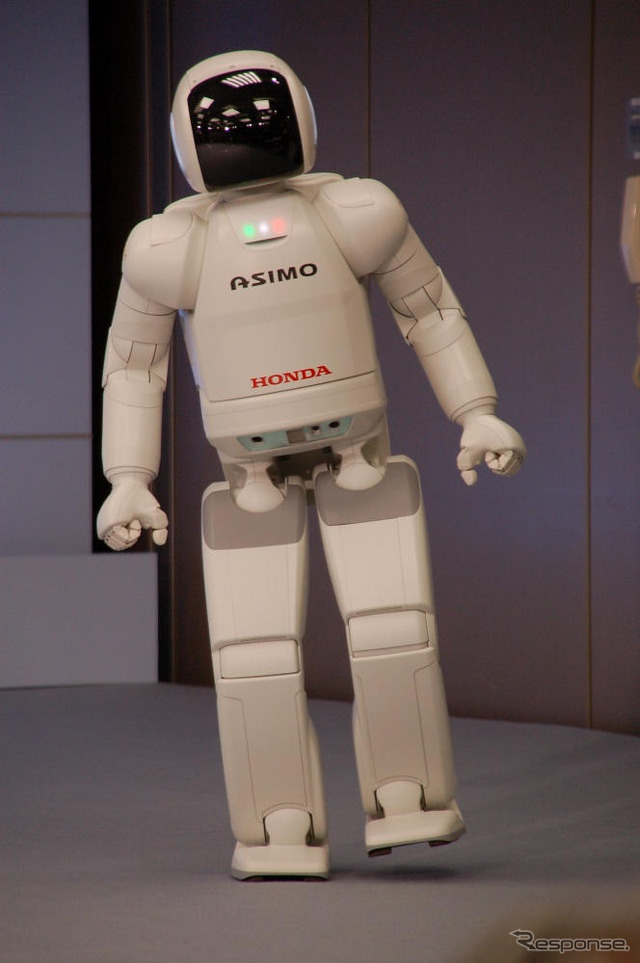 ASIMO の走りに磨き---「わたしの仕事はどうなる」写真蔵