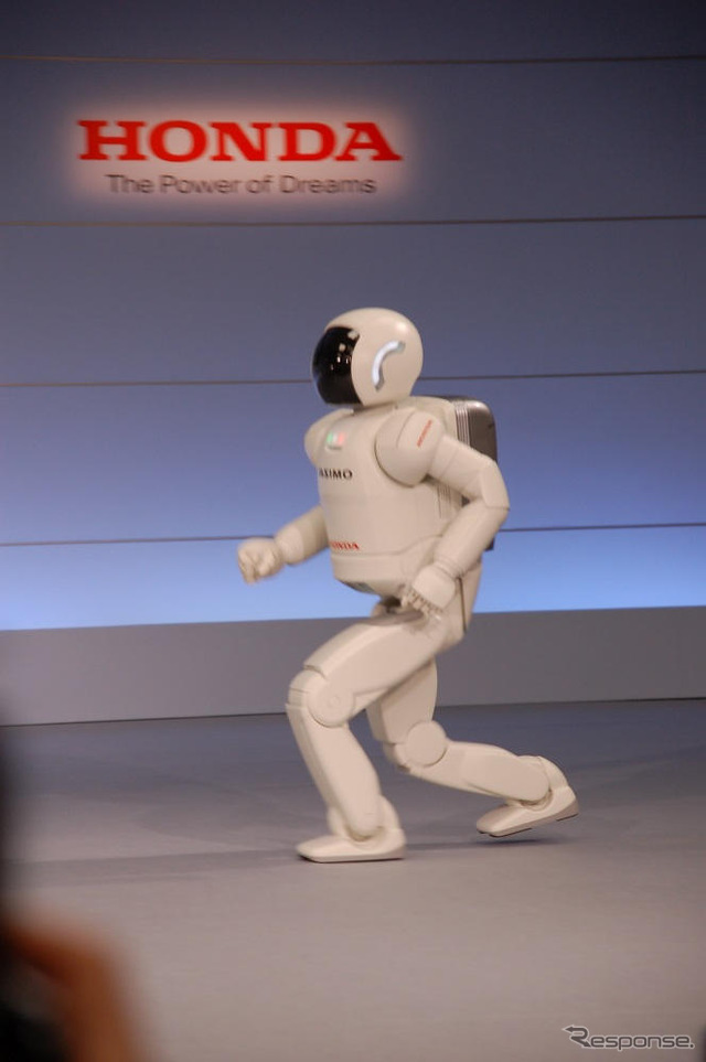 ASIMO の走りに磨き---「わたしの仕事はどうなる」写真蔵