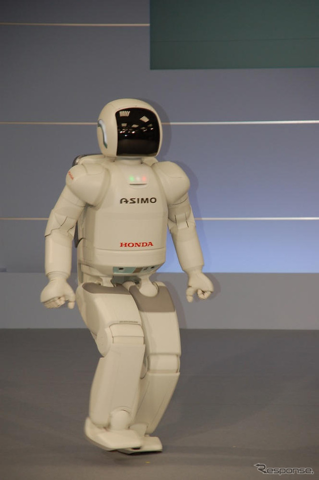 ASIMO の走りに磨き---「わたしの仕事はどうなる」写真蔵