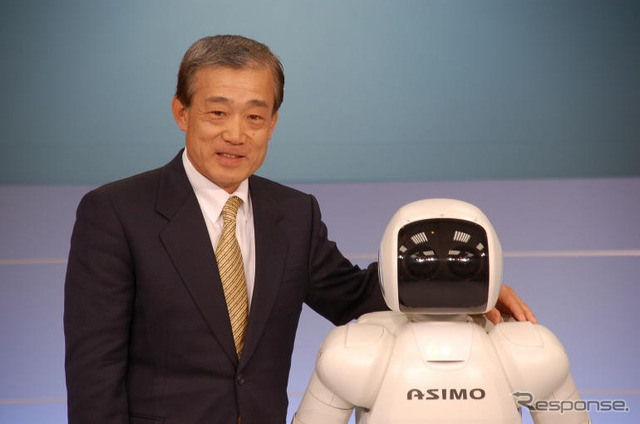 ASIMO の走りに磨き---「わたしの仕事はどうなる」写真蔵