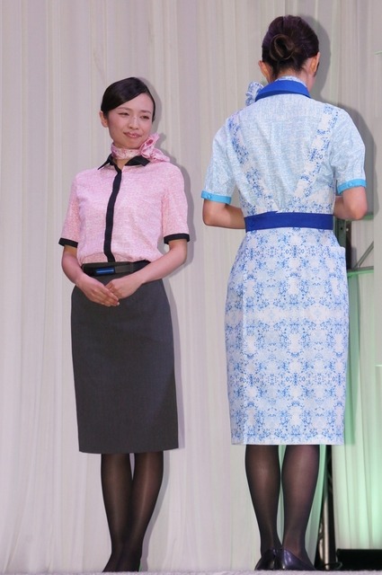 ANA、今冬着用開始する客室乗務員の新制服と歴代制服を披露