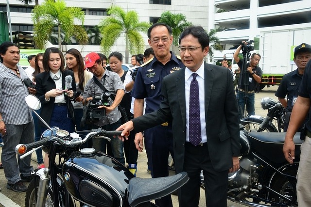タイ当局、密輸「iPhone6」や高級車など押収