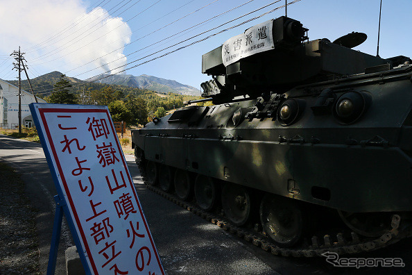 御嶽山の噴火で救助活動にあたる自衛隊