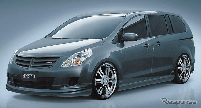 【東京オートサロン06】マツダ、新型 MPV ベースで出品