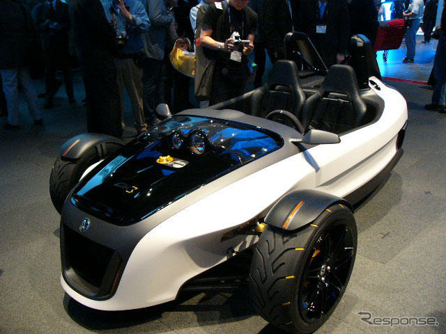 【ロサンゼルスモーターショー06】VWの3ホイーラー『GX3』、07年市販?