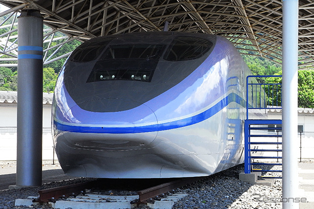 鉄道総合技術研究所・風洞技術センター(滋賀県米原市梅ケ原)にある300X、STAR21、WIN350など。