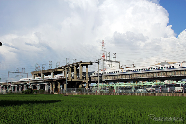 新幹線鳥飼基地北側にある高速貨物列車計画の遺構。