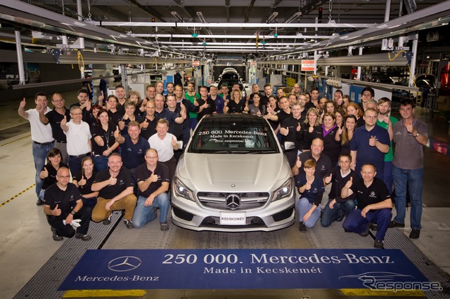 メルセデスベンツのハンガリー工場から累計生産25万台目のCLA45AMGがラインオフ