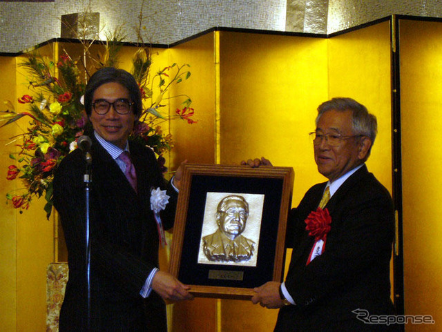 豊田トヨタ名誉会長が財界特別賞受賞