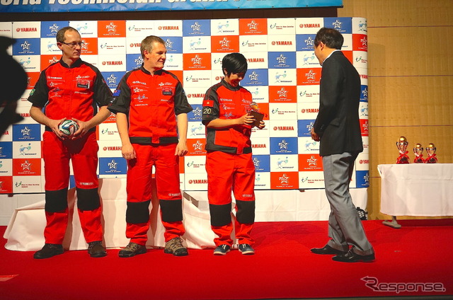 ベトナム代表のラー・ンゴック・タイエンさん ※右(ヤマハ ワールドテクニシャンGP 14)