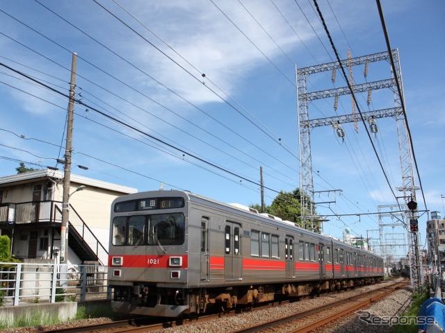 一畑電車がこのほど東急から購入した1000系は、現在も東急の池上線などで運用されている。写真は池上線を走る1000系。