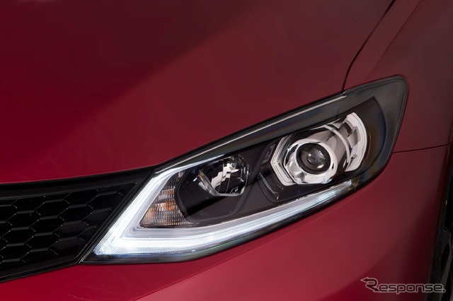 新型 日産 パルサー の1.6DIGターボ搭載車