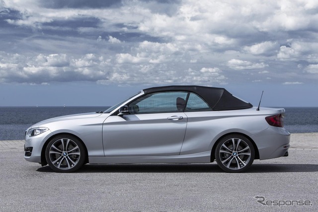 BMW 2 シリーズ カブリオレ の 228i