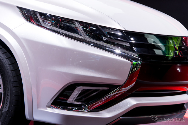 三菱・アウトランダー PHEV コンセプト-S(パリモーターショー14)