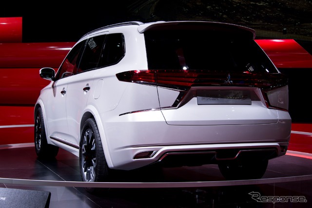 三菱・アウトランダー PHEV コンセプト-S(パリモーターショー14)