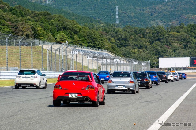 富士スピードウェイ ワンメイクドライビングレッスン(ランサーエボリューション・スバルWRX)