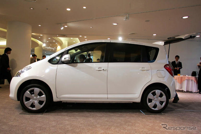 トヨタがベスト10中8車種…12月新車販売