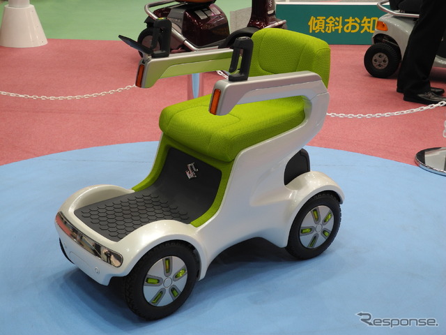スズキの都市型電動車いす「UTコンセプト」
