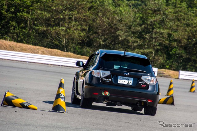 富士スピードウェイ ワンメイクドライビングレッスン(ランサーエボリューション・スバルWRX)