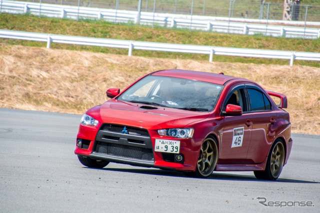 富士スピードウェイ ワンメイクドライビングレッスン(ランサーエボリューション・スバルWRX)