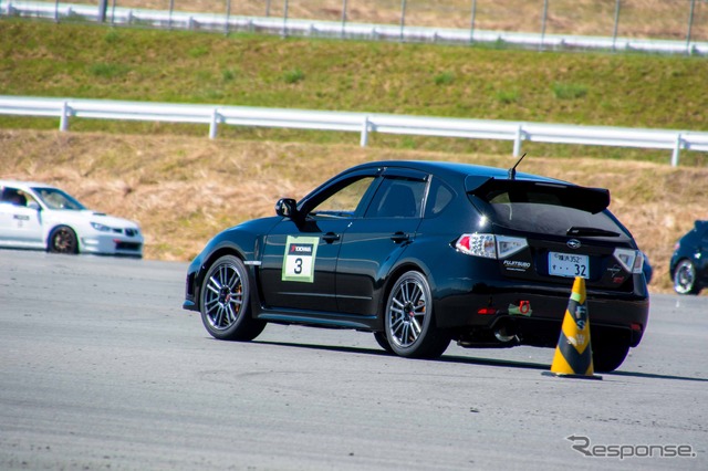 富士スピードウェイ ワンメイクドライビングレッスン(ランサーエボリューション・スバルWRX)