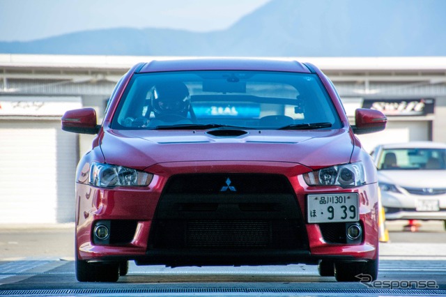 富士スピードウェイ ワンメイクドライビングレッスン(ランサーエボリューション・スバルWRX)