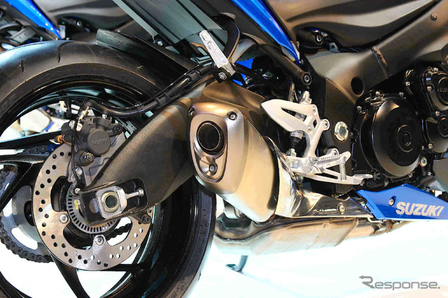 GSX-S1000 マフラー(ドイツ・インターモト 2014)