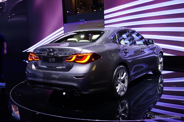 インフィニティ Q70(日産フーガ)改良新型(パリモーターショー14)