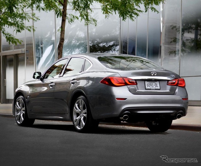 インフィニティ Q70(日産フーガ)