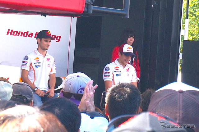 左からダニ・ペドロサ選手、マルク・マルケス選手(MotoGP 日本GP)