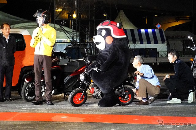 本田技研工業の池史彦会長は『CB400SF』で登場。くまモンも応援に駆けつけた