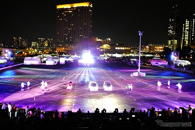 クルマ・バイクの一大イベント「東京モーターフェス 2014」(東京・台場、10月 11~13日)で披露されるサーカスショー「シルク・ド・モビ」