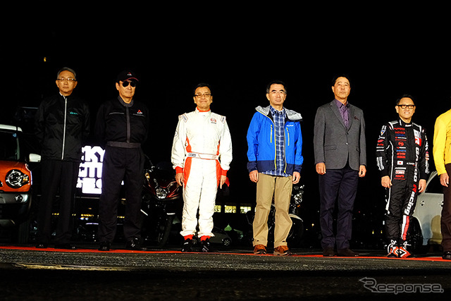 クルマ・バイクの一大イベント「東京モーターフェス 2014」(東京・台場、10月 11~13日)のプレス向け発表会(10日)。13社のトップが集結し、魅力を伝えた