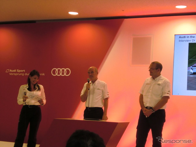 ウルリッヒ氏(中央)とレインケ氏(右)。