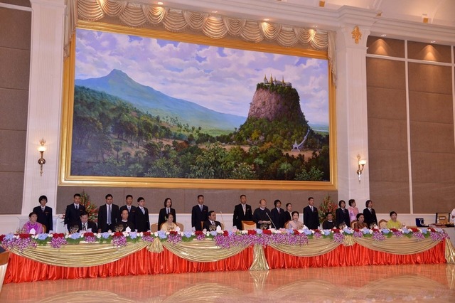 タイ軍政首相が初外遊、ミャンマー訪問