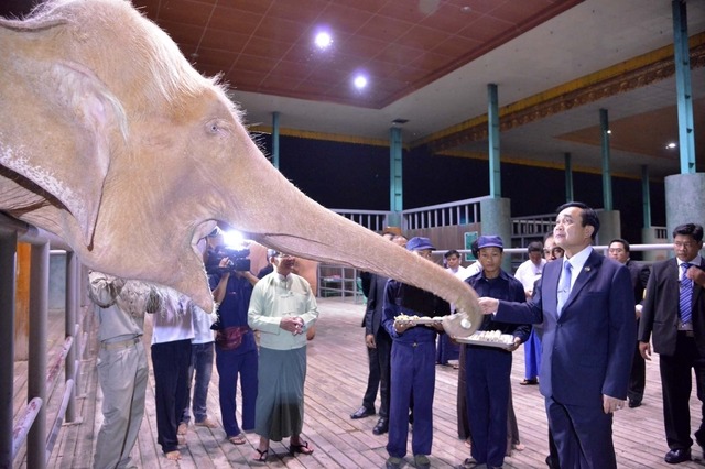タイ軍政首相が初外遊、ミャンマー訪問