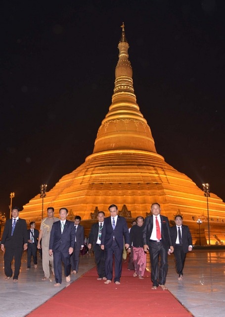 タイ軍政首相が初外遊、ミャンマー訪問