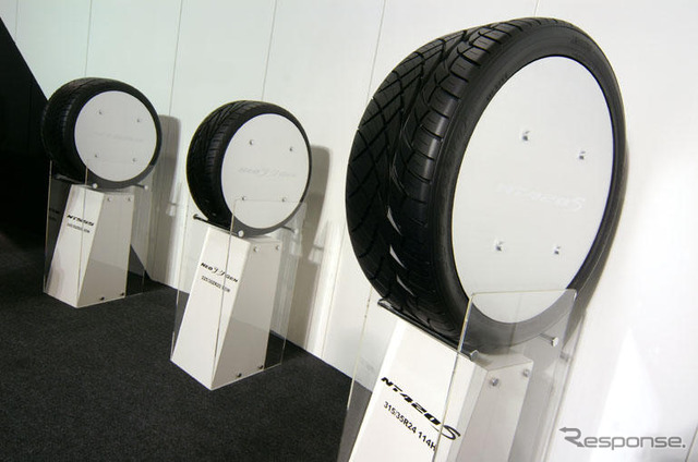 【東京オートサロン06】北米で人気の「NITTO」タイヤが上陸