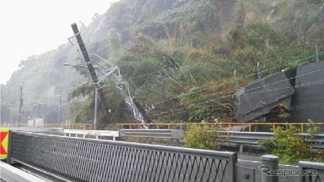 台風18号による土砂流入で不通となった東海道本線由比～興津間は、予定より早く10月16日始発から通常ダイヤで運転を再開することが決まった