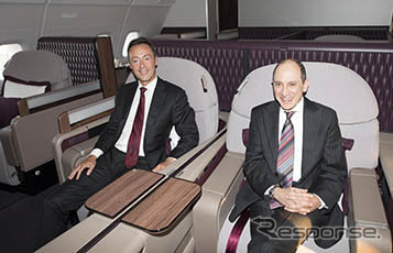 カタール航空のアクバ・アル・バクル最高経営責任者とエアバスのファブリス・ブレジエ社長兼最高経営責任者2