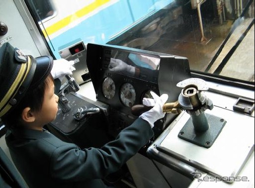 電車の運転体験は当日の抽選となる。