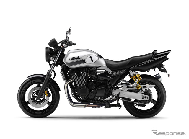 ヤマハ発動機、XJR1300に新色「シルバーメタリック1」を追加設定