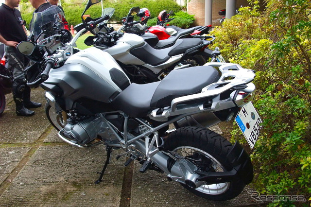 ザックス セミアクティブサス開発車両(BMW R1200GS)