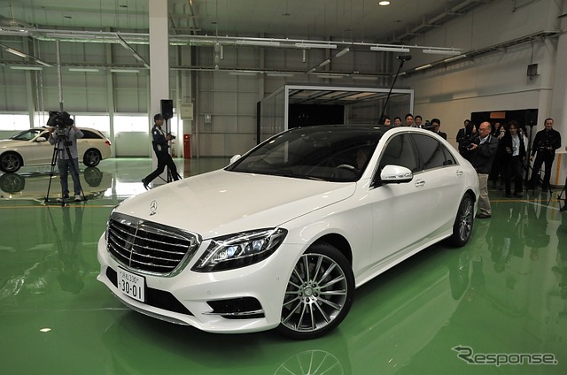 デリバリコーナー1号車となったSクラス特別仕様車「S 550 long プレミアムスポーツ」