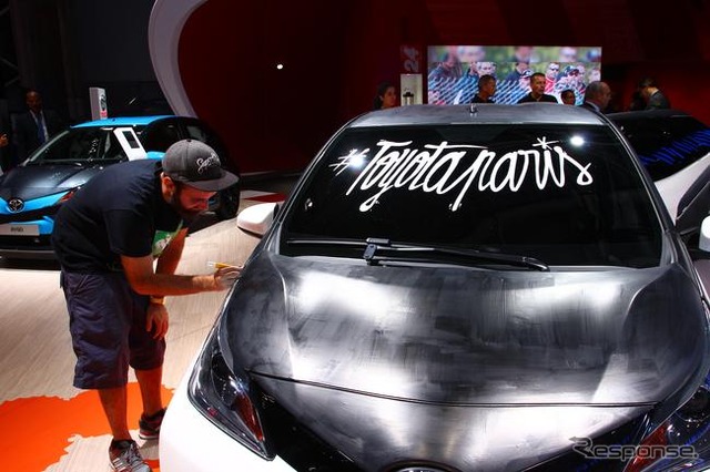 新型トヨタ アイゴ のアートカー（パリモーターショー14）