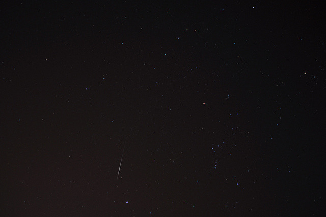 オリオン座と流星