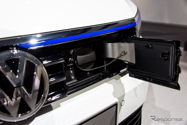 VW パサート GTE(パリモーターショー14)