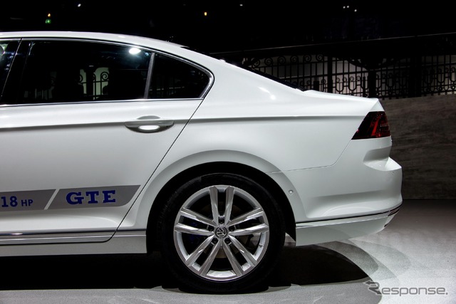 VW パサート GTE(パリモーターショー14)